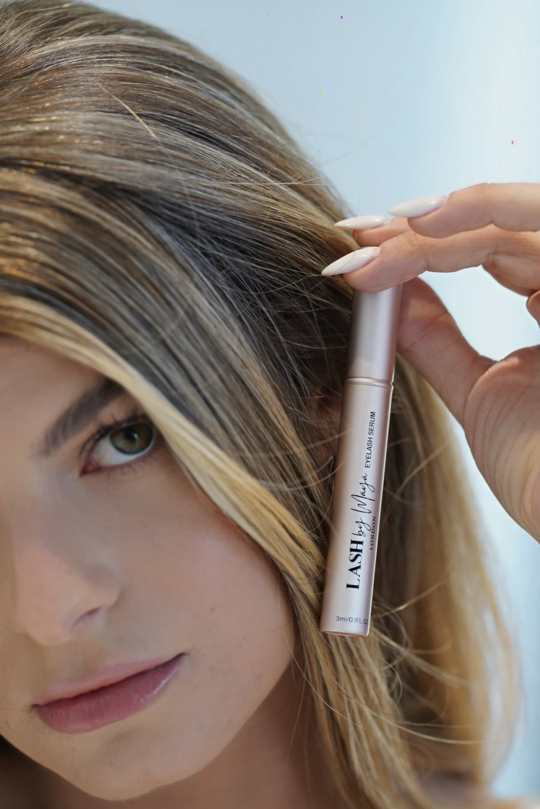 Comment appliquer le sérum + le recourbe-cils + mascara ?