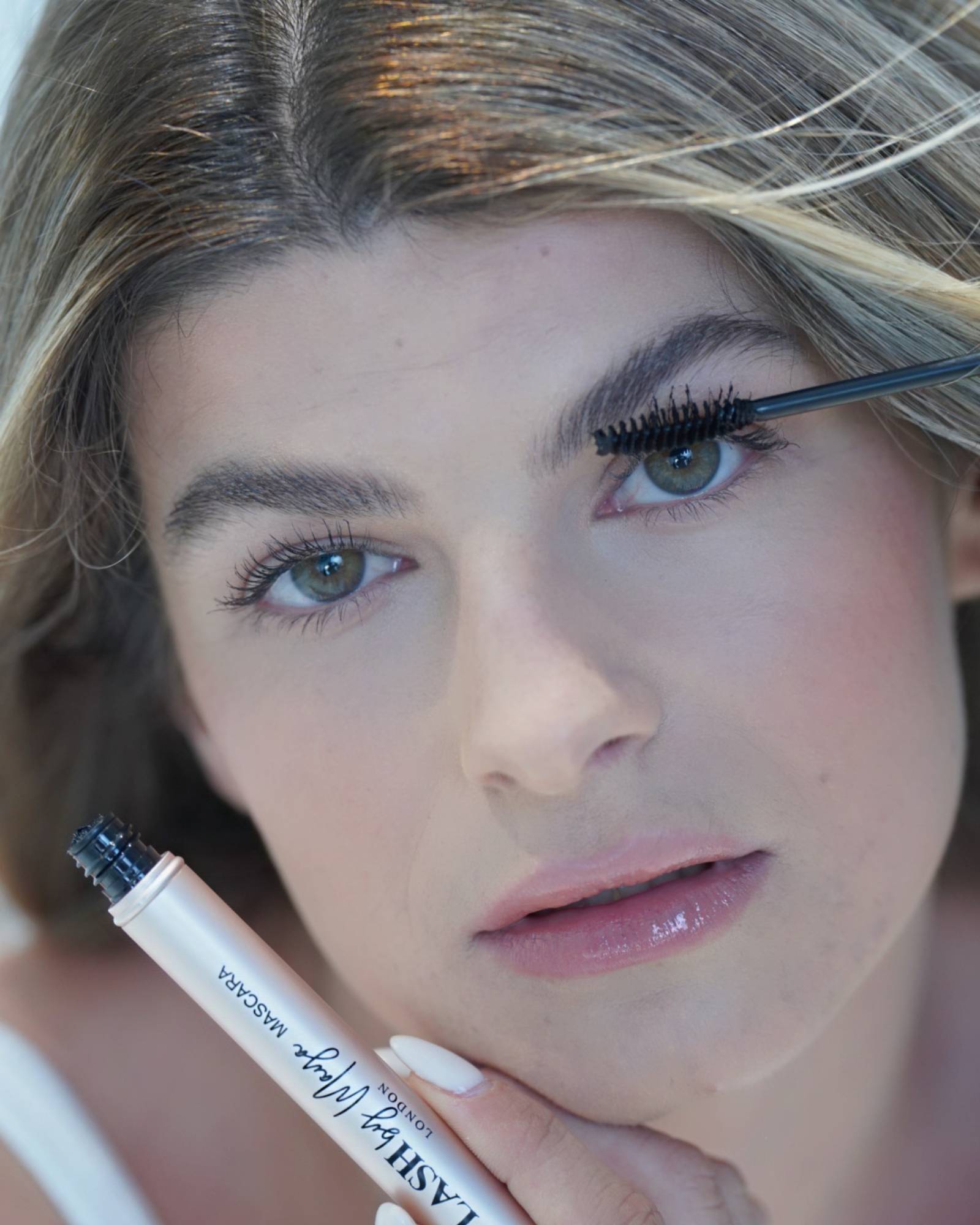 MASCARA AVEC SÉRUM DE CROISSANCE INFUSÉ