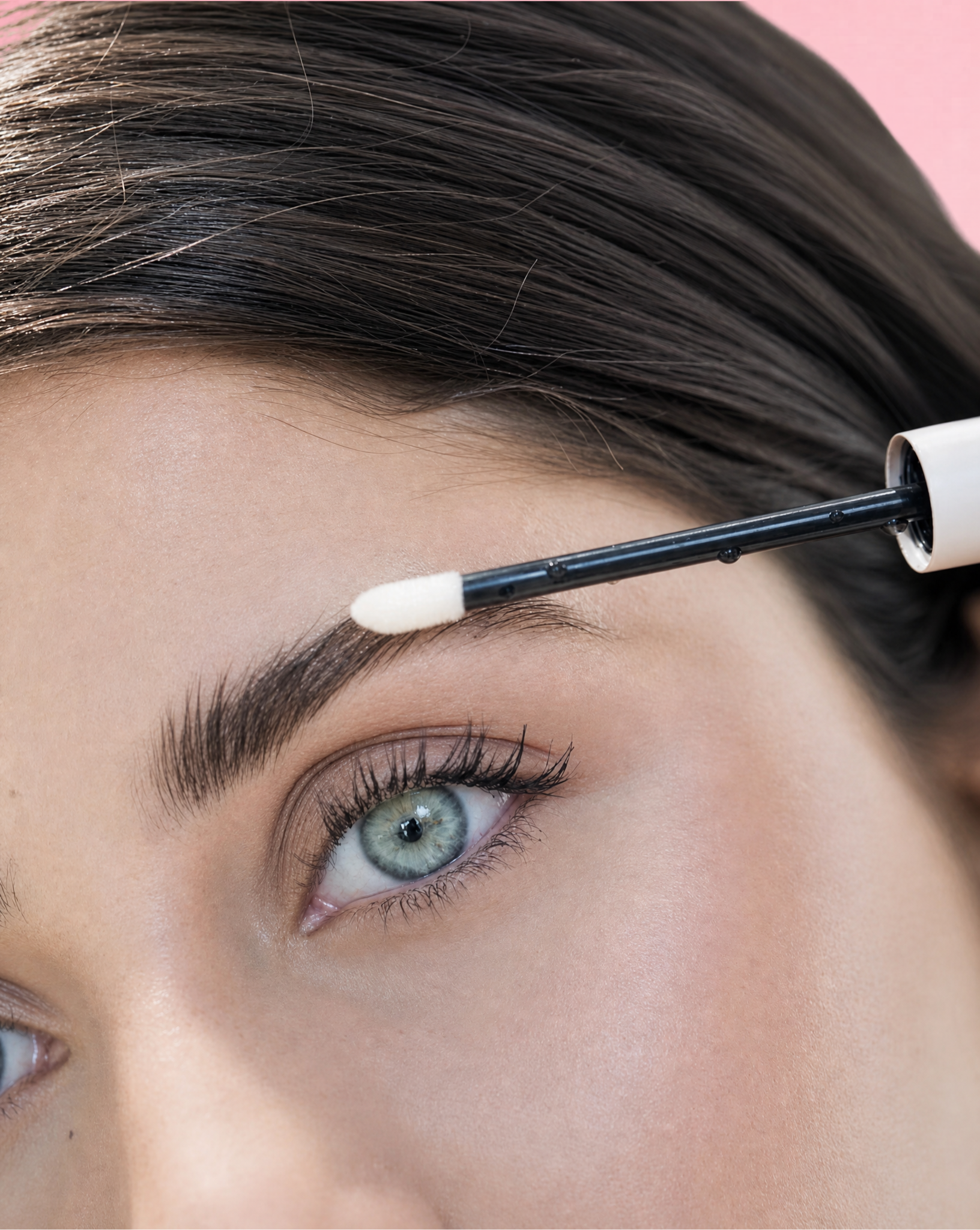 SÉRUM DE CROISSANCE POUR SOURCILS